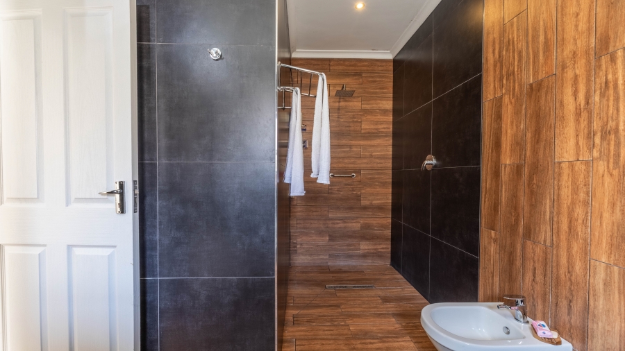 5 Bedroom Property for Sale in Parklands Western Cape